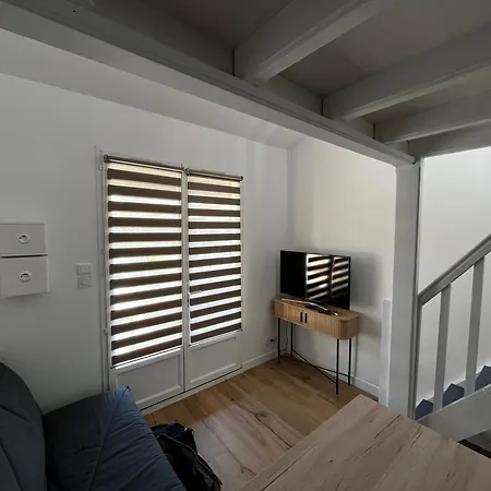 Maisonnette Au Bord Du Marin Port Holiday home