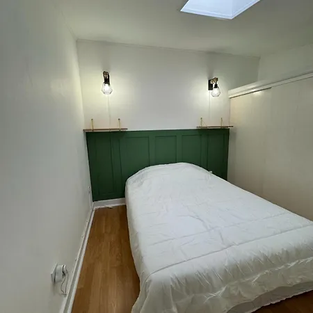 Holiday home Maisonnette Au Bord Du Marin Port