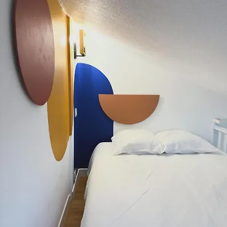 Maisonnette Au Bord Du Marin Port *